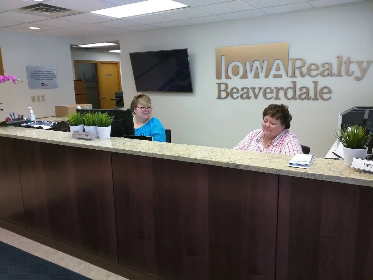 Iowa Realty - Beaverdale in Des Moines