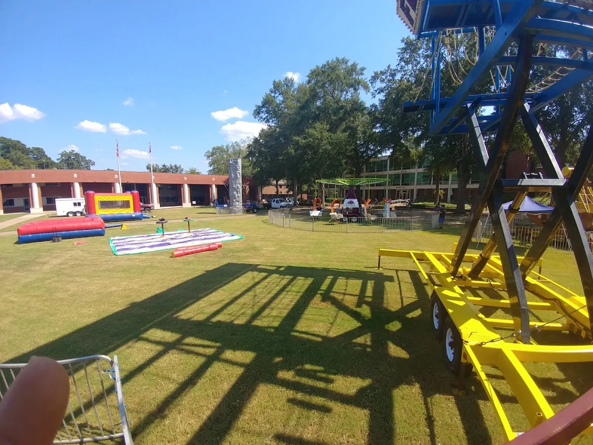 Country Club Entertainment in Little Rock