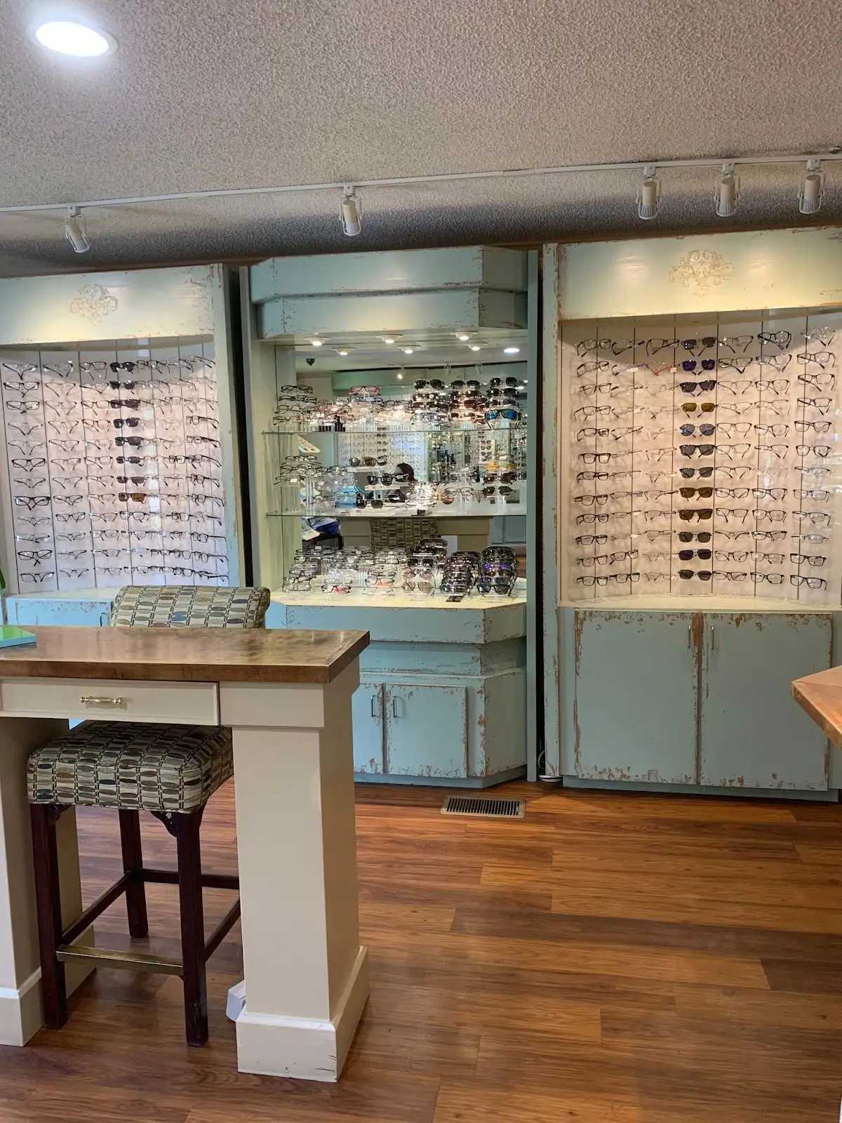 EyeCare Associates in Huntsville