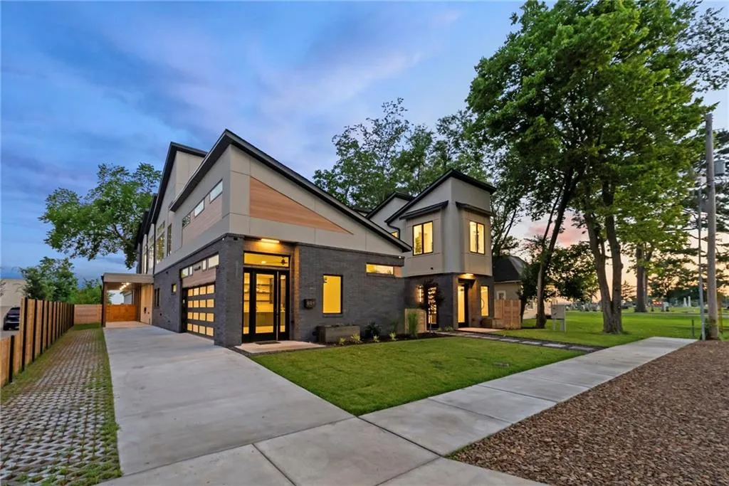 Elite Garage Door Services of Washington County in Fayetteville