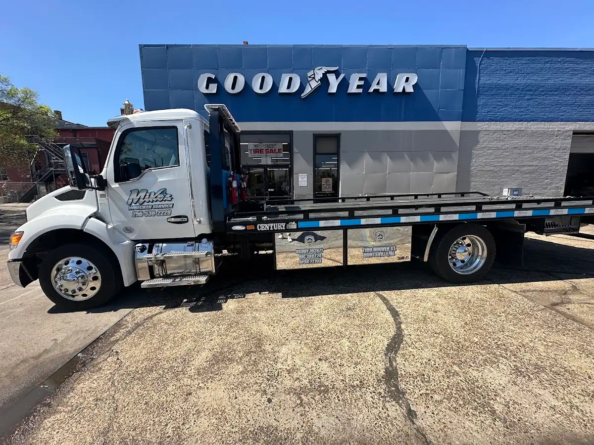 Mike's Wrecker Service in Huntsville