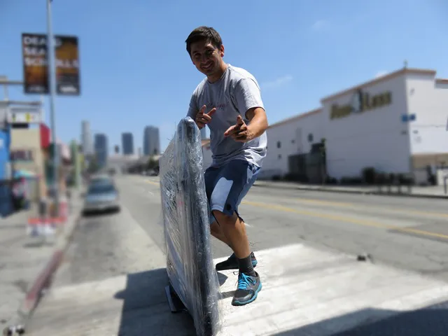 Happy Home Moving in Los Angeles