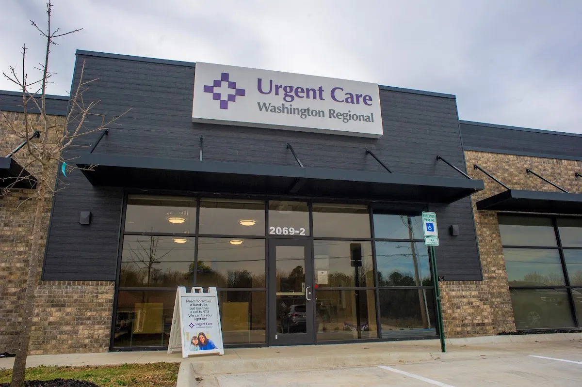 Washington Regional Urgent Care - Fayetteville (Crossover Rd.) in Fayetteville