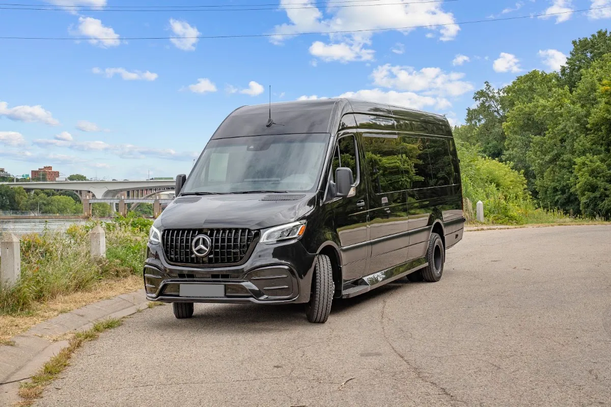 Mn Black Car Service in Minneapolis