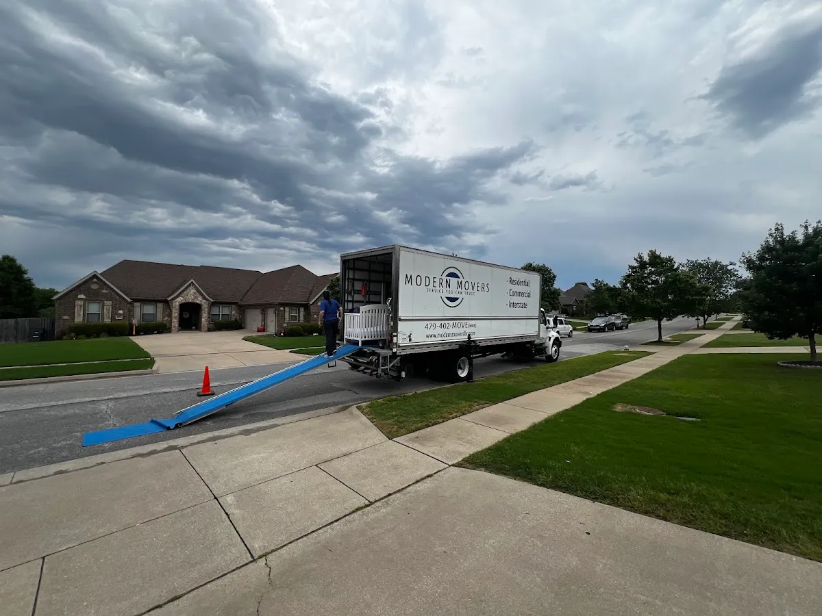 Modern Movers, LLC in Fayetteville