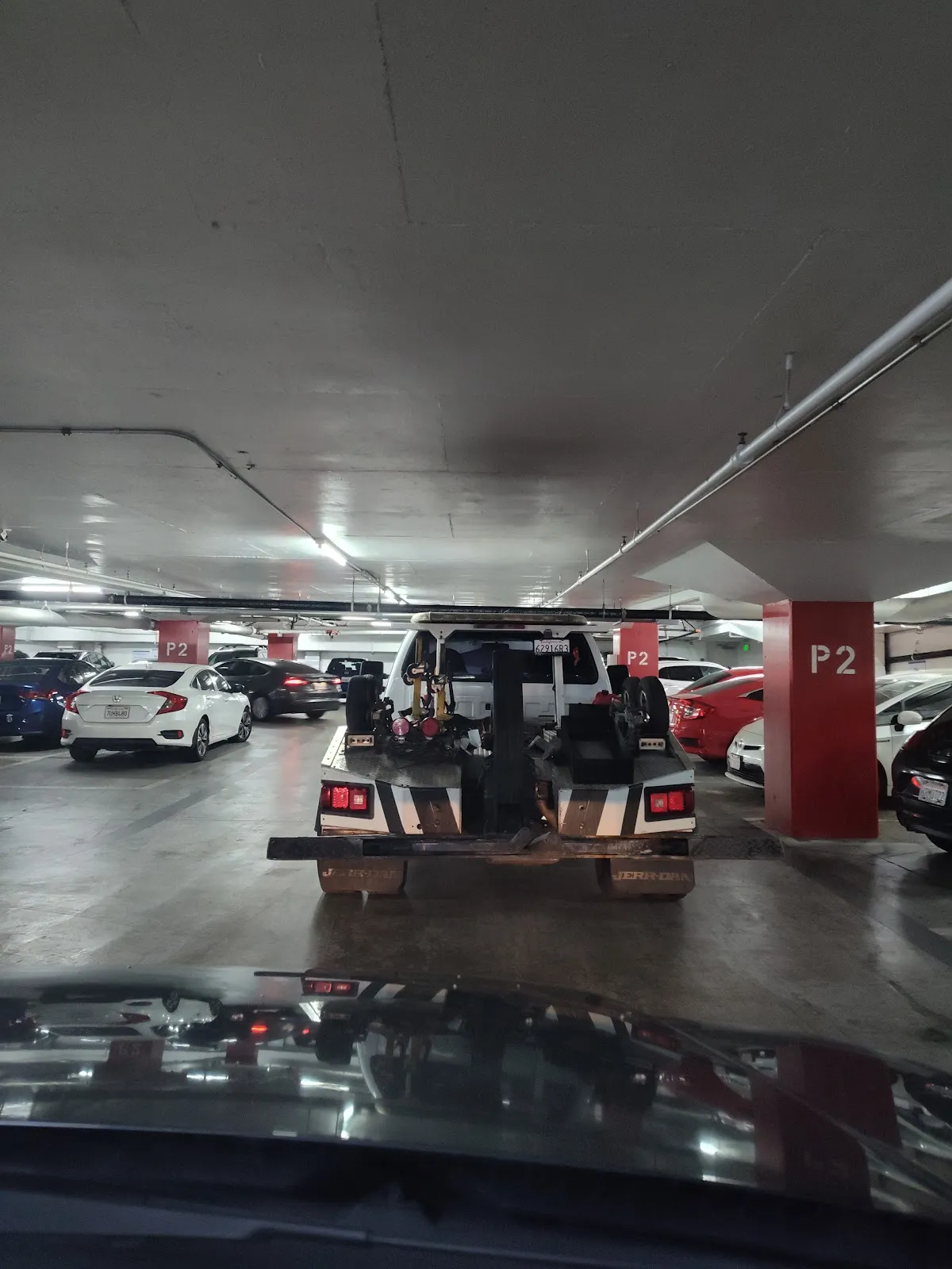 Emmett's tow truck and roadside service in Los Angeles