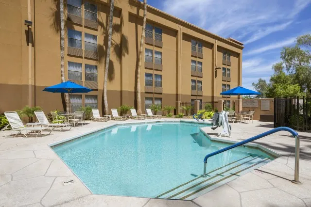 GreenTree Inn & Suites Phoenix Sky Harbor in Phoenix