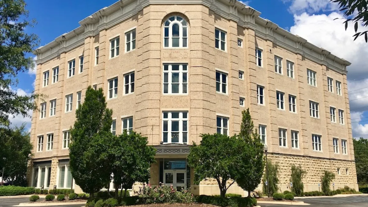 Maynor & Mitchell Eye Center in Huntsville