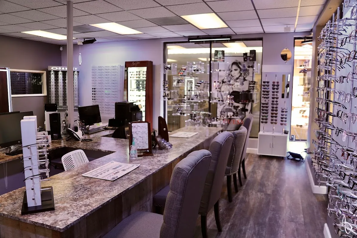 Moon Valley Eyecare - Dr. Jesse Dominguez in Phoenix