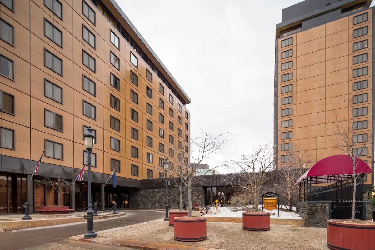 Hotel Captain Cook in Anchorage