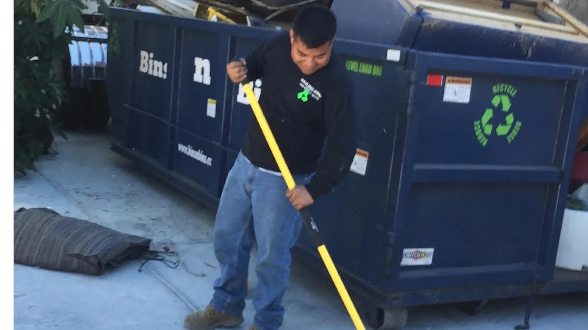 Bins n Bins Dumpster Rental Service in Los Angeles