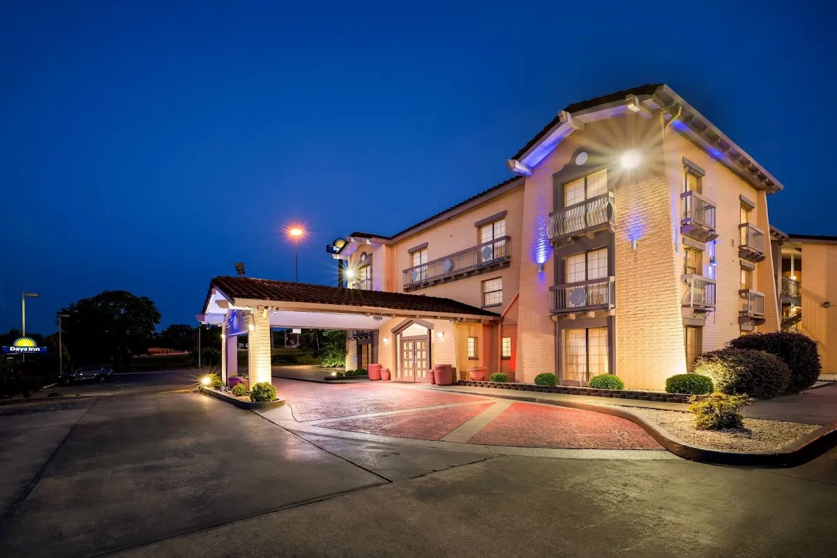 Days Inn by Wyndham Birmingham/West in Birmingham